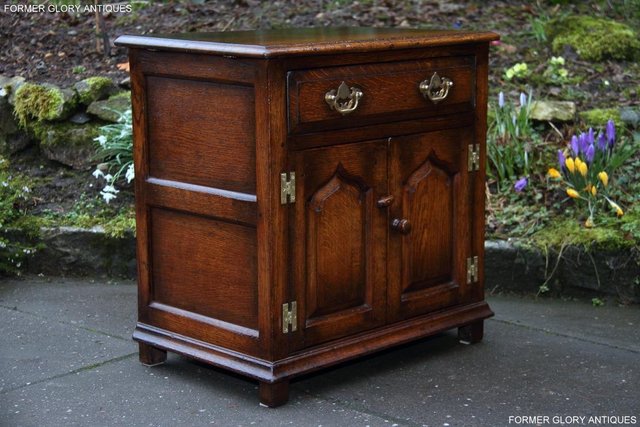 Image 27 of TITCHMARSH & GOODWIN OAK BEDSIDE CABINET TABLE STAND UNIT