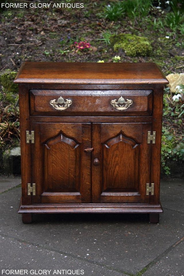 Image 31 of TITCHMARSH & GOODWIN OAK BEDSIDE CABINET TABLE STAND UNIT