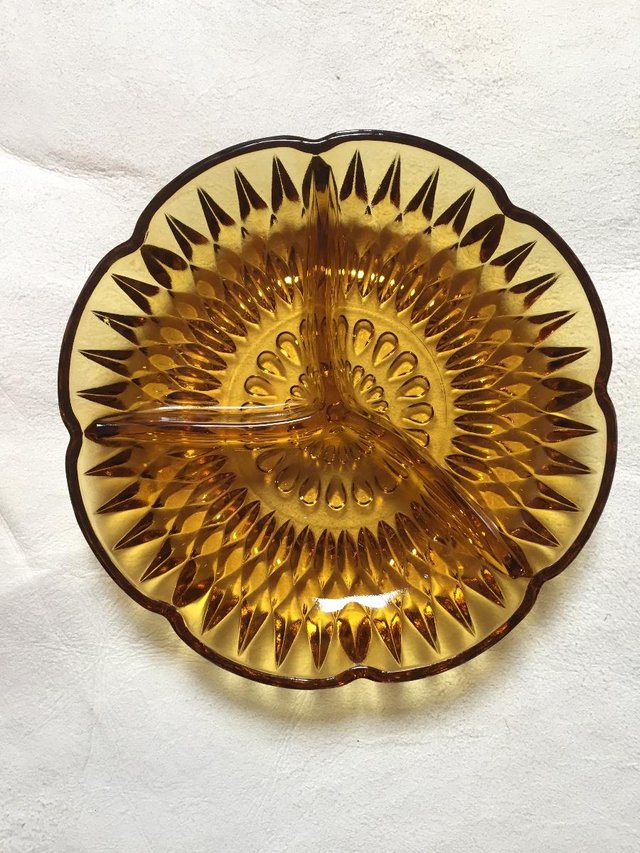 Preview of the first image of Yellow cut glass bowl vintage/retro.