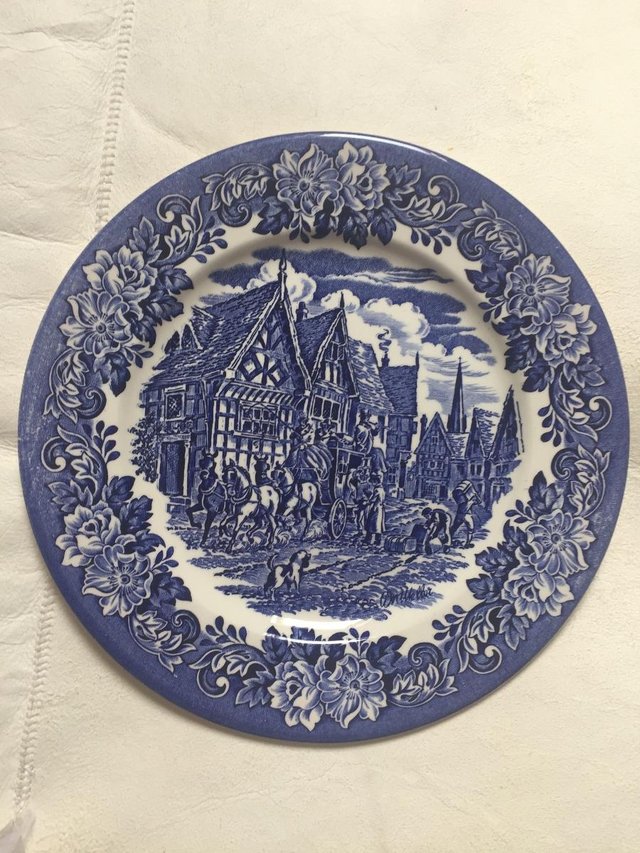 Preview of the first image of EIT blue/white dinner plates 8.