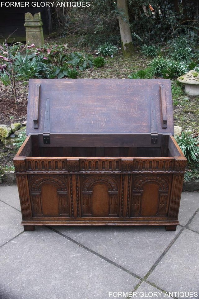 Image 46 of TITCHMARSH AND GOODWIN CARVED OAK BLANKET CHEST BOX COFFER