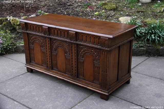 Image 53 of TITCHMARSH AND GOODWIN CARVED OAK BLANKET CHEST BOX COFFER