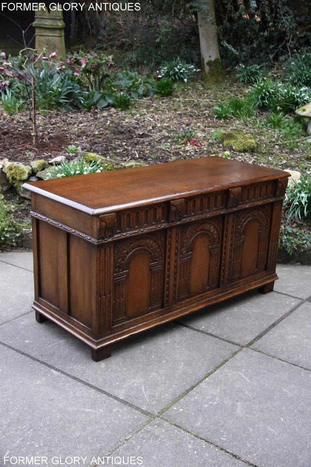 Image 55 of TITCHMARSH AND GOODWIN CARVED OAK BLANKET CHEST BOX COFFER