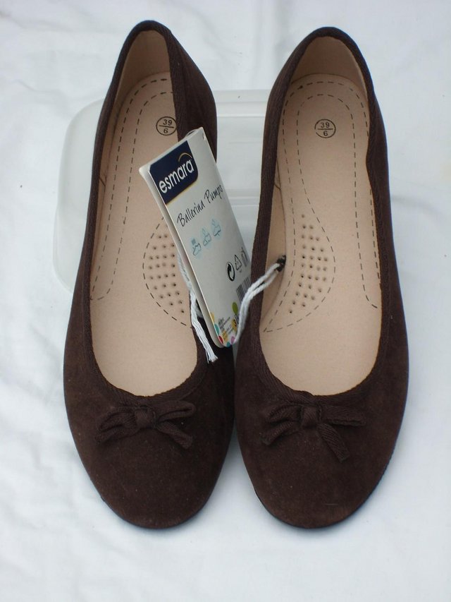 Preview of the first image of ESMARA Brown Ballerina Pumps/Shoes Size 6/39 NEW!.