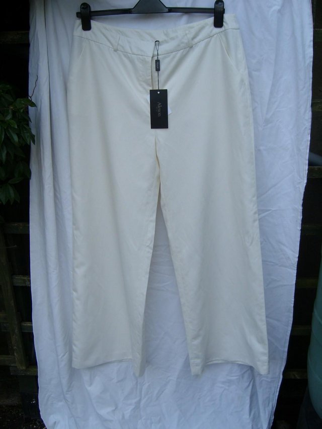 Preview of the first image of ALEXON White Linen Mix Trousers – Size 18 – NEW!.