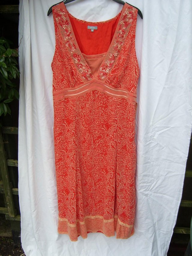 Preview of the first image of PER UNA Orange Print Sleeveless Dress Size 18L.