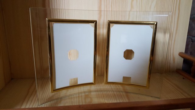 Image 3 of Curved Glass Photo Frames