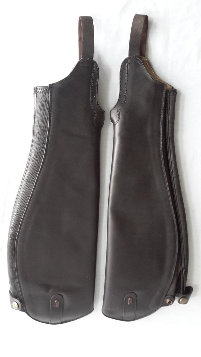 Image 2 of As new Treadstep Pro Gaiter black leather 1/2 chaps