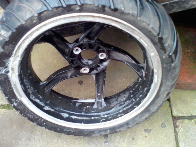 Image 3 of Boatian hb e4-hb REAR wheel with excellent tyre