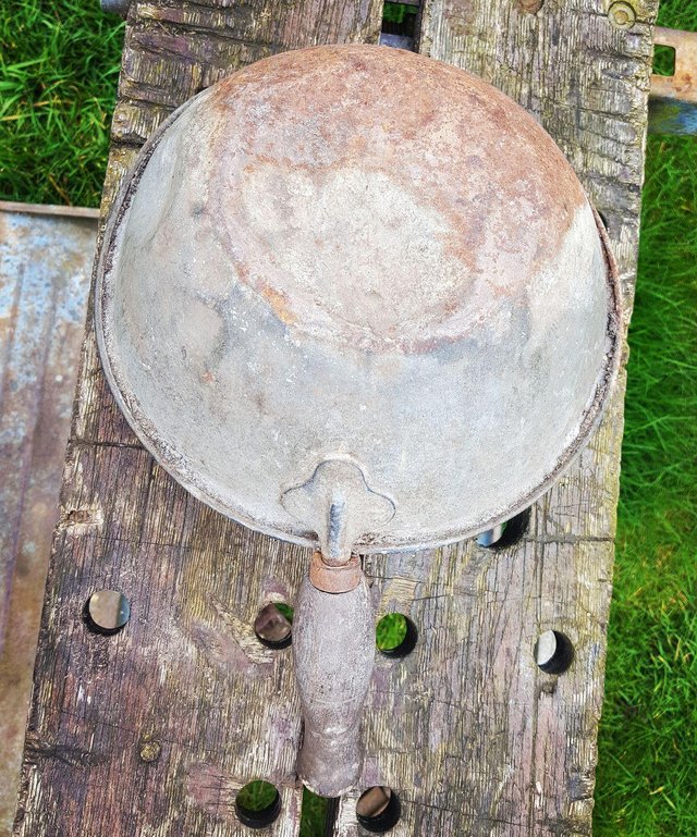 Image 2 of Vintage galvanised farmhouse chicken scoop