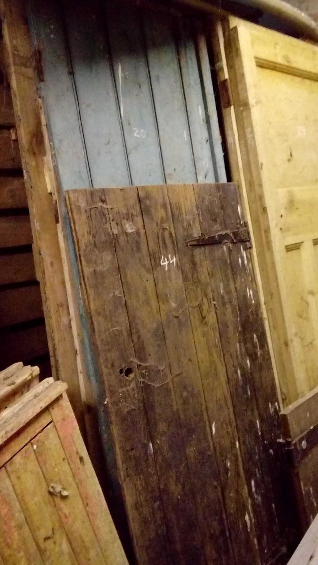 Preview of the first image of Lovely old wooden doors for upcycling (30+).