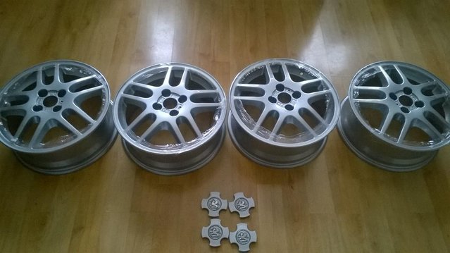 Preview of the first image of VAUXHALL VECTRA B SRI 4 STUD 16 INCH ALLOYS VERY RARE ITEMS.