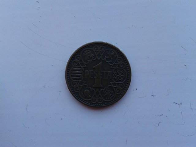 Image 2 of 1944 Spain 1 Peseta Coin KM# 767 (VF+)