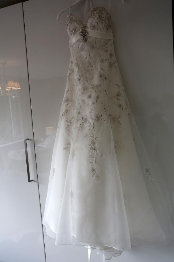 Image 2 of Stunning ivory wedding dress