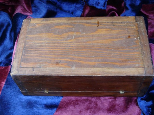 Image 2 of Small wooden box