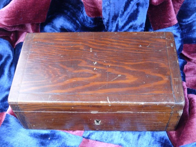 Image 3 of Small wooden box
