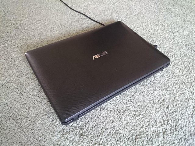 Image 2 of Asus X102B Touchscreen Notebook PC