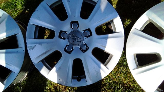 Image 2 of 4 alloy wheels for older Audi models.