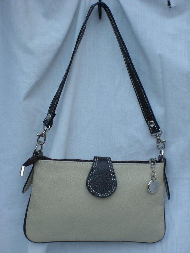 Preview of the first image of VERA PELLE HEBELLA Leather Shoulder Bag NEW.