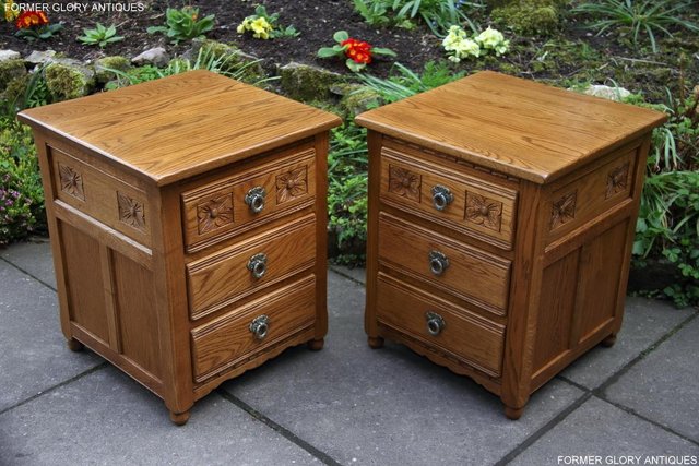 Image 3 of PAIR OF OLD CHARM OAK BEDSIDE LAMP TABLES CHEST OF DRAWERS