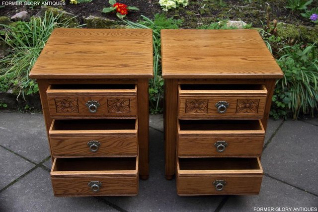 Image 4 of PAIR OF OLD CHARM OAK BEDSIDE LAMP TABLES CHEST OF DRAWERS