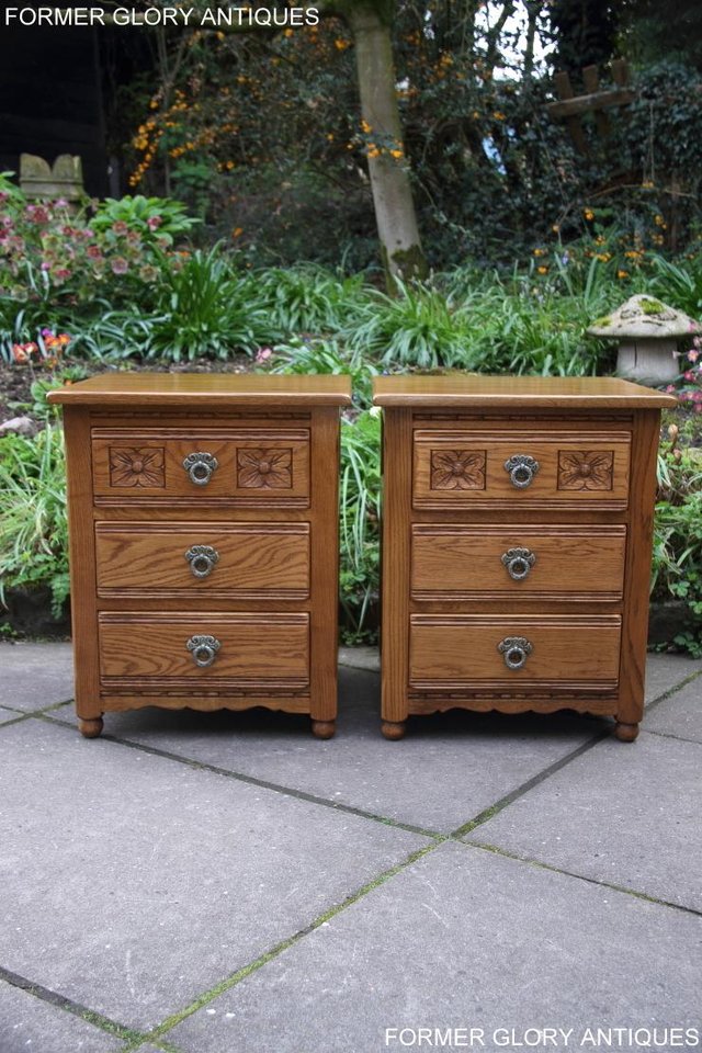 Image 8 of PAIR OF OLD CHARM OAK BEDSIDE LAMP TABLES CHEST OF DRAWERS