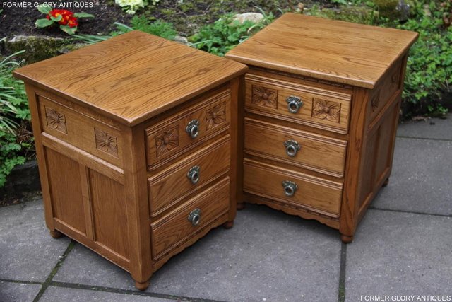 Image 10 of PAIR OF OLD CHARM OAK BEDSIDE LAMP TABLES CHEST OF DRAWERS