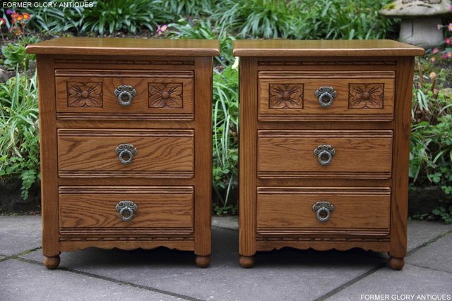 Image 15 of PAIR OF OLD CHARM OAK BEDSIDE LAMP TABLES CHEST OF DRAWERS