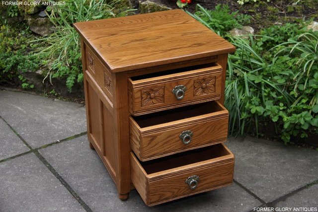 Image 23 of PAIR OF OLD CHARM OAK BEDSIDE LAMP TABLES CHEST OF DRAWERS
