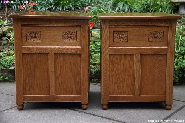 Image 27 of PAIR OF OLD CHARM OAK BEDSIDE LAMP TABLES CHEST OF DRAWERS