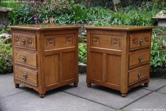 Image 28 of PAIR OF OLD CHARM OAK BEDSIDE LAMP TABLES CHEST OF DRAWERS