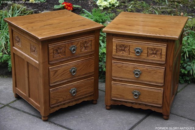 Image 31 of PAIR OF OLD CHARM OAK BEDSIDE LAMP TABLES CHEST OF DRAWERS