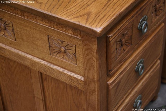 Image 33 of PAIR OF OLD CHARM OAK BEDSIDE LAMP TABLES CHEST OF DRAWERS