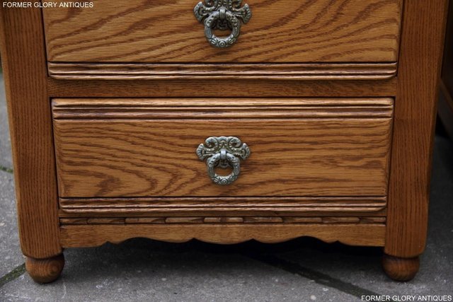 Image 34 of PAIR OF OLD CHARM OAK BEDSIDE LAMP TABLES CHEST OF DRAWERS