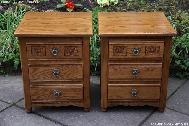 Image 36 of PAIR OF OLD CHARM OAK BEDSIDE LAMP TABLES CHEST OF DRAWERS