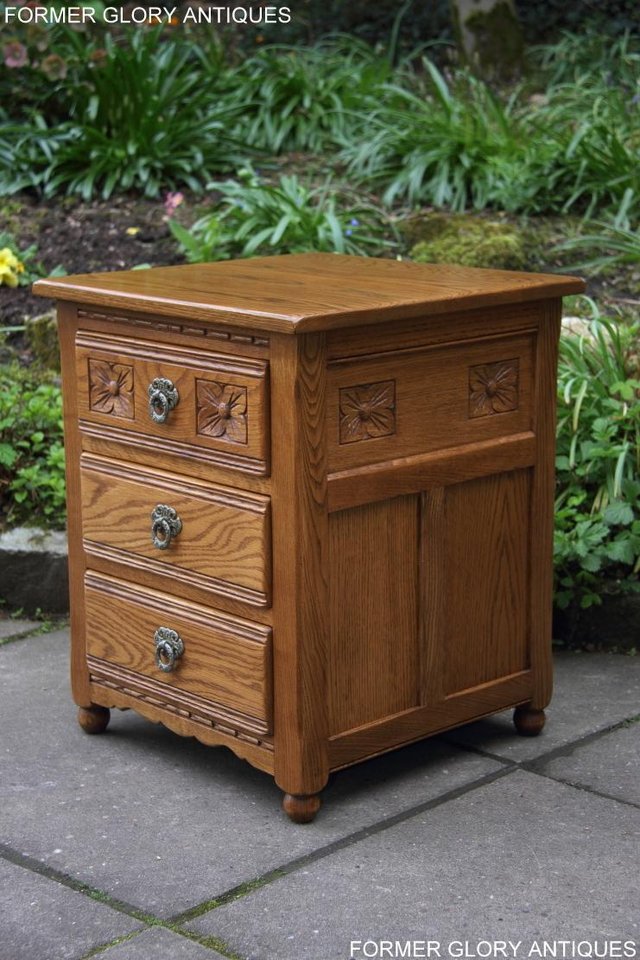 Image 46 of PAIR OF OLD CHARM OAK BEDSIDE LAMP TABLES CHEST OF DRAWERS