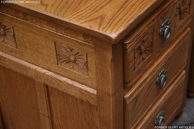 Image 54 of PAIR OF OLD CHARM OAK BEDSIDE LAMP TABLES CHEST OF DRAWERS