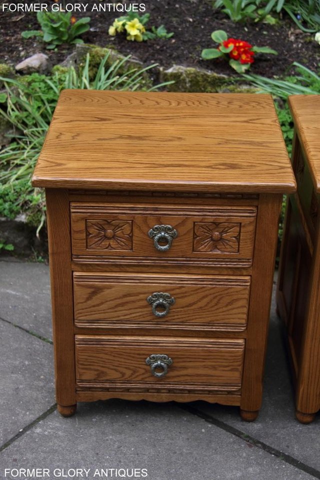 Image 55 of PAIR OF OLD CHARM OAK BEDSIDE LAMP TABLES CHEST OF DRAWERS