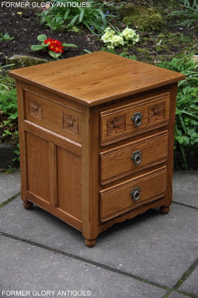 Image 59 of PAIR OF OLD CHARM OAK BEDSIDE LAMP TABLES CHEST OF DRAWERS
