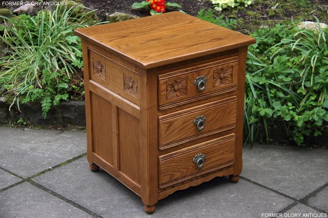 Image 73 of PAIR OF OLD CHARM OAK BEDSIDE LAMP TABLES CHEST OF DRAWERS