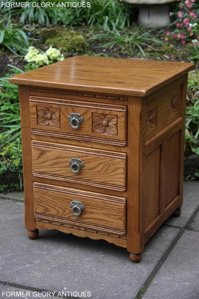 Image 79 of PAIR OF OLD CHARM OAK BEDSIDE LAMP TABLES CHEST OF DRAWERS
