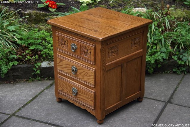 Image 85 of PAIR OF OLD CHARM OAK BEDSIDE LAMP TABLES CHEST OF DRAWERS
