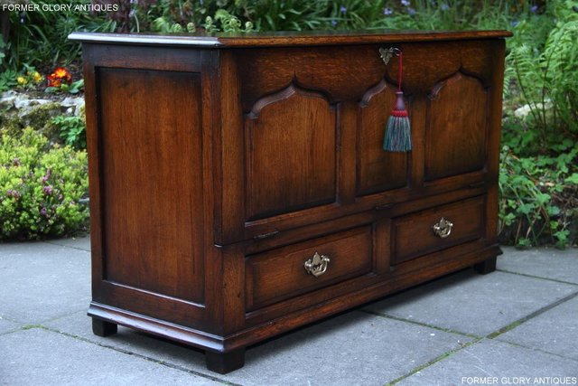 Image 11 of TITCHMARSH GOODWIN OAK BLANKET TOY DOWER CHEST BOX TV STAND