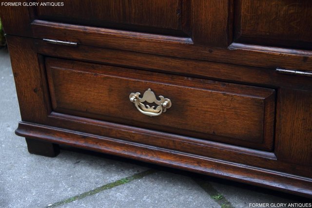 Image 14 of TITCHMARSH GOODWIN OAK BLANKET TOY DOWER CHEST BOX TV STAND
