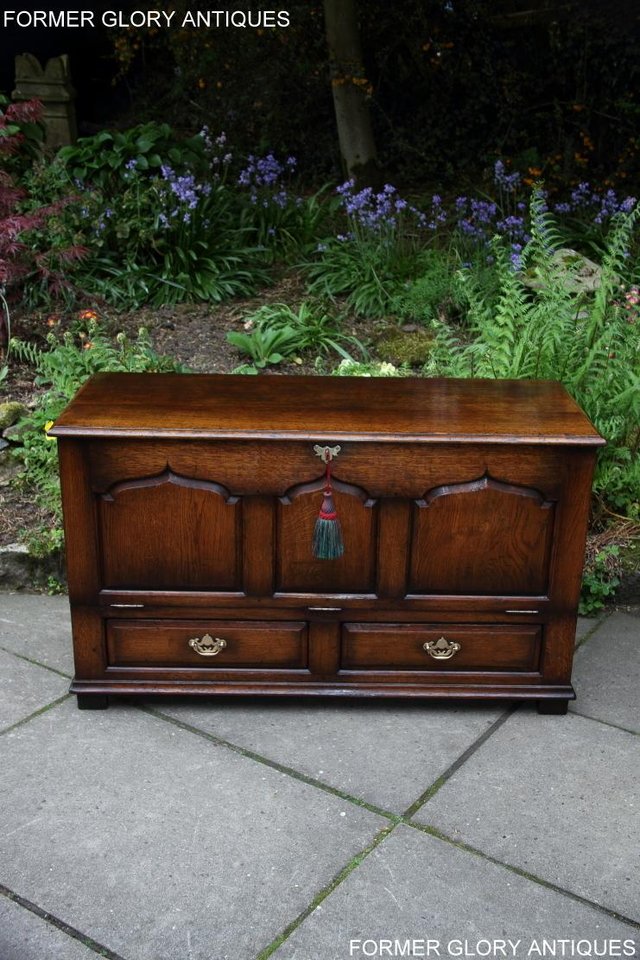Image 27 of TITCHMARSH GOODWIN OAK BLANKET TOY DOWER CHEST BOX TV STAND