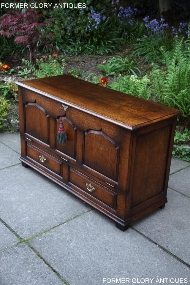 Image 54 of TITCHMARSH GOODWIN OAK BLANKET TOY DOWER CHEST BOX TV STAND