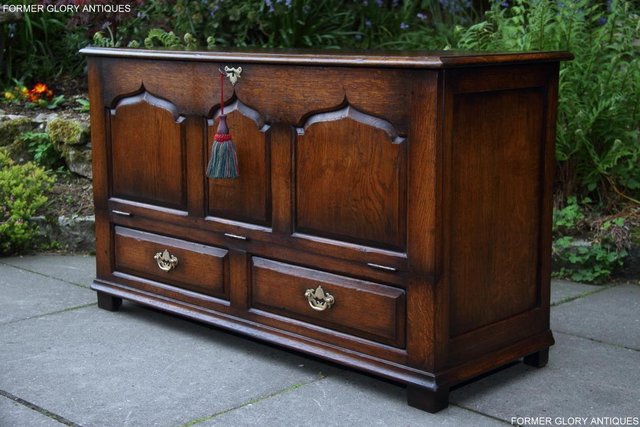 Image 77 of TITCHMARSH GOODWIN OAK BLANKET TOY DOWER CHEST BOX TV STAND