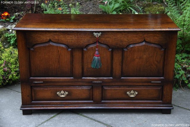 Image 106 of TITCHMARSH GOODWIN OAK BLANKET TOY DOWER CHEST BOX TV STAND