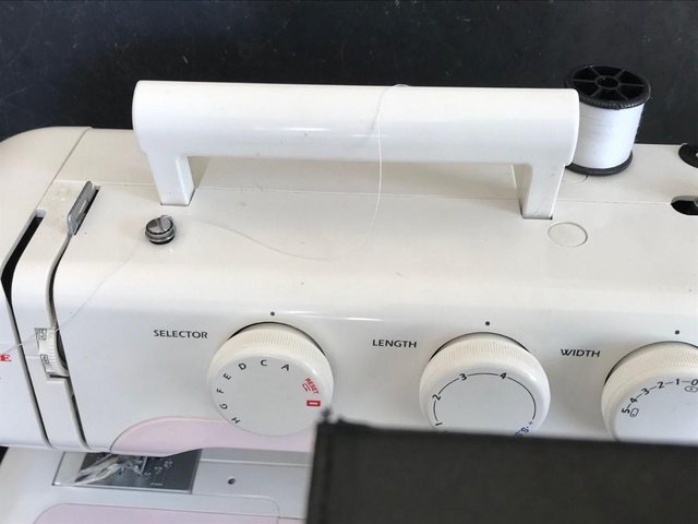 Image 5 of Sewing machine Janhome Harmony 2041