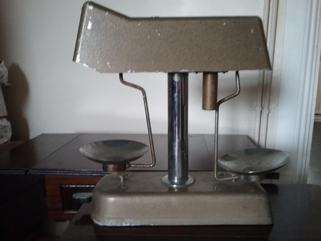 Preview of the first image of 1970's Barclays Bank Coin weighing scales with weights.